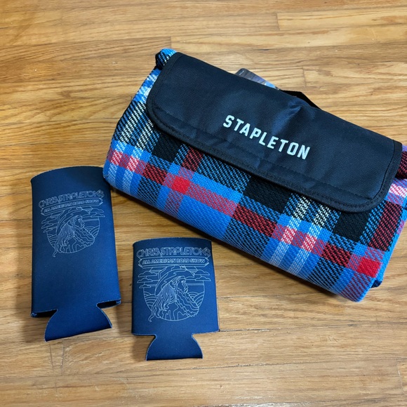 Limited Edition Chris Stapleton Picnic Blanket and Beer Cozies - Picture 6 of 9